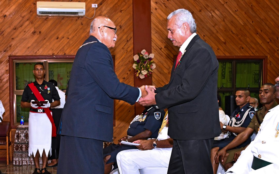 Patterson Dedicates Medal To The People Of Levuka